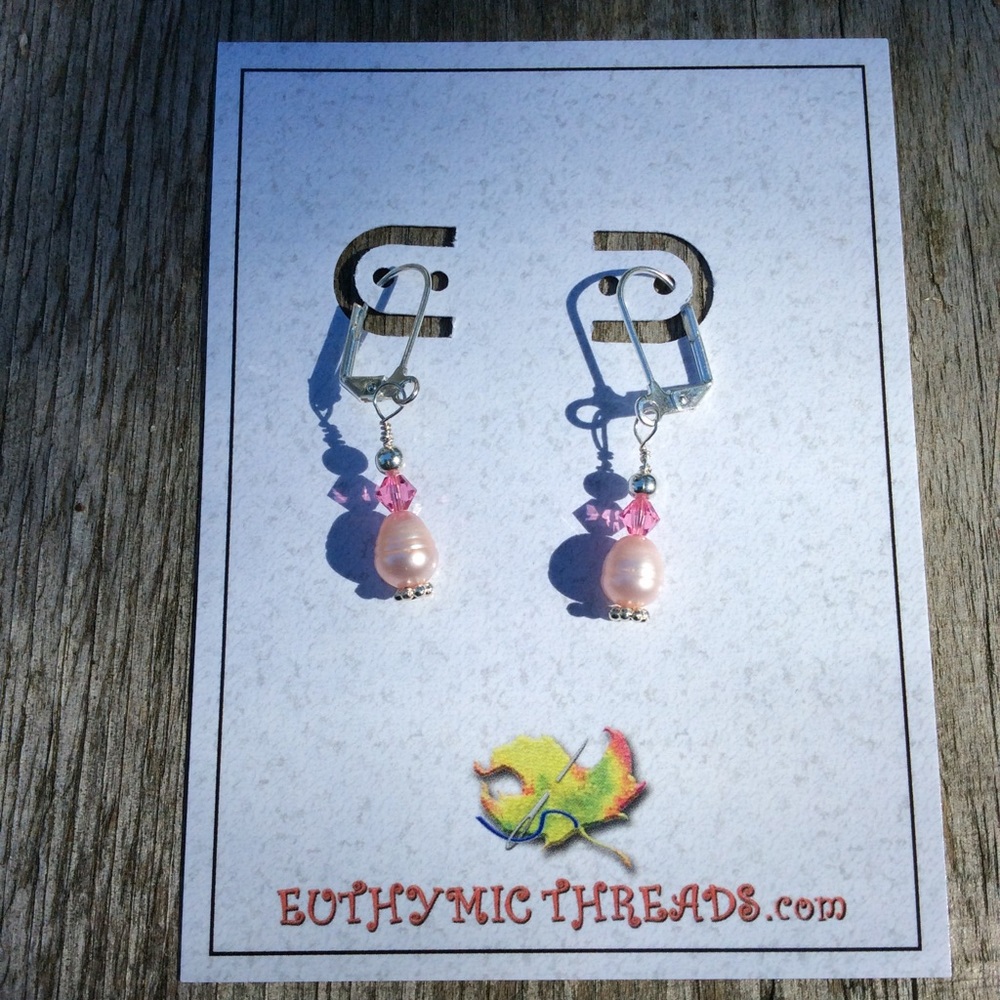 Fresh water pearl earrings in pink